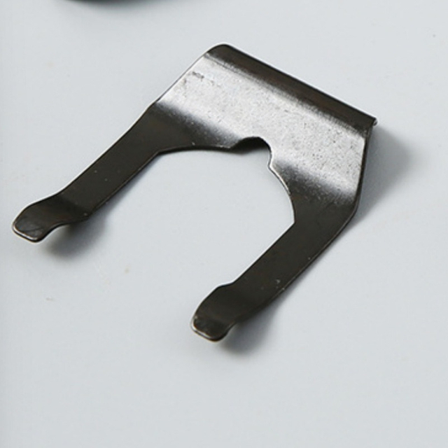 Accessoires automobiles, boucles m&eacute;talliques, pinces, pi&egrave;ces automobiles et motos, pi&egrave;ces d'estampage, pi&egrave;ces en acier au mangan&egrave;se, pinces d'approvisionnement direct du fabricant